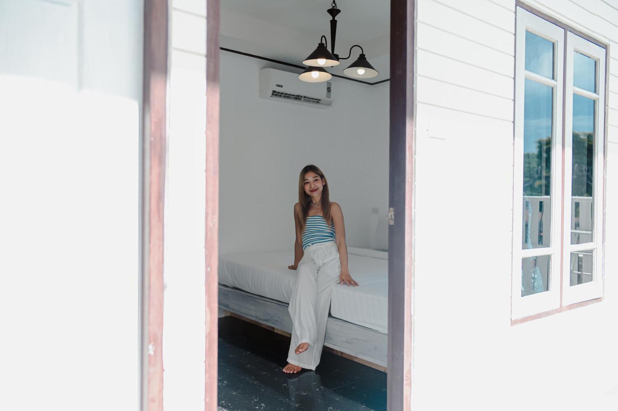 Sidewalk Boutique Hotel Koh Samet Buitenkant foto