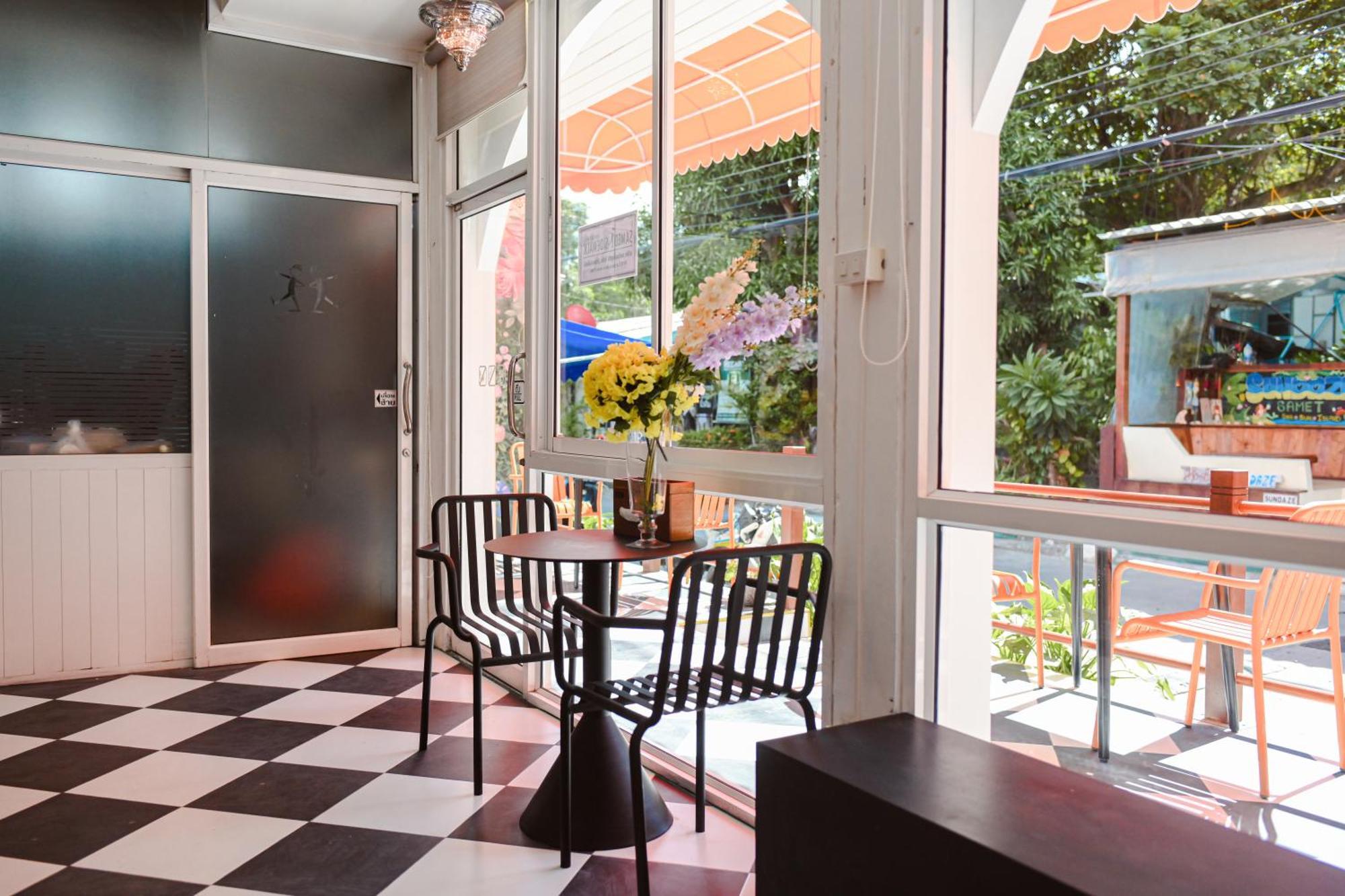 Sidewalk Boutique Hotel Koh Samet Buitenkant foto