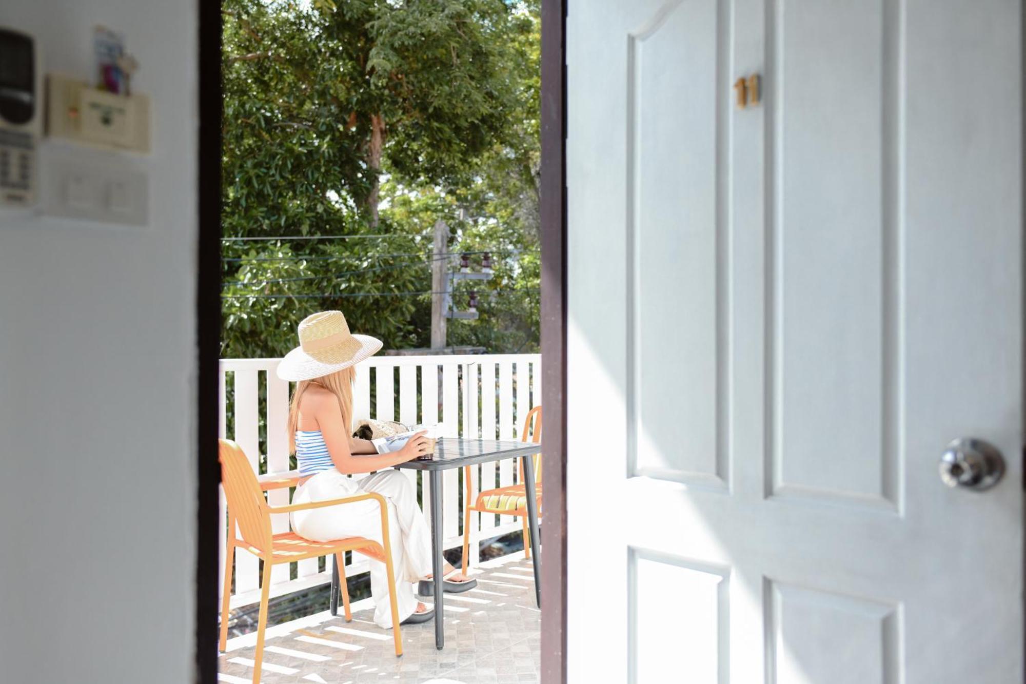 Sidewalk Boutique Hotel Koh Samet Buitenkant foto