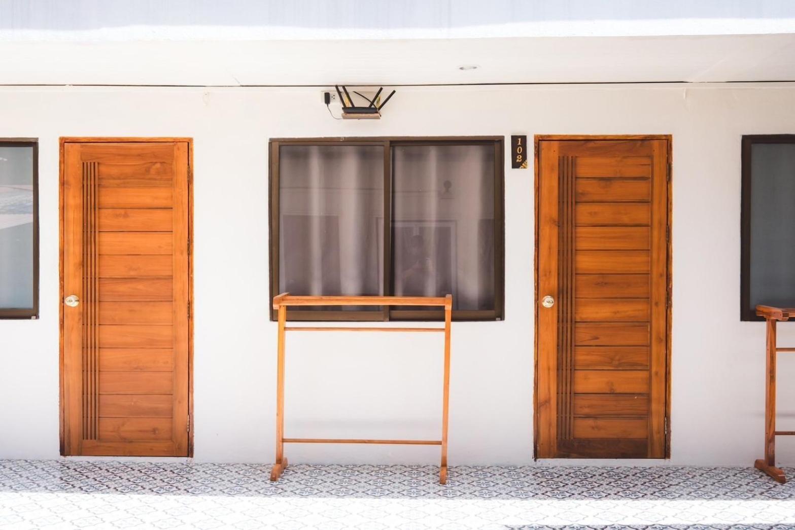 Sidewalk Boutique Hotel Koh Samet Buitenkant foto